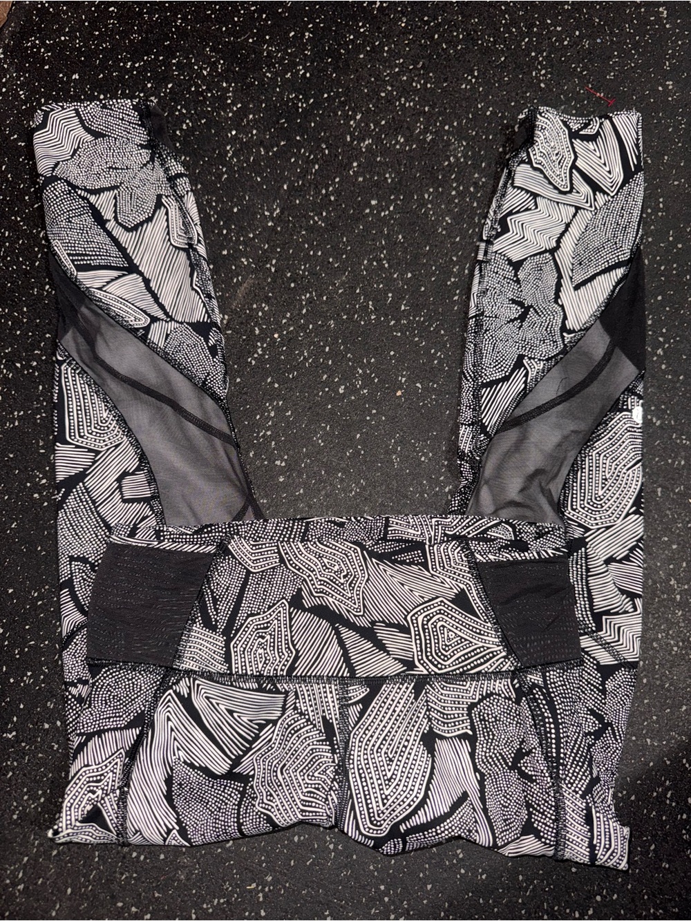 Black & White Abstract Print Sports Bra